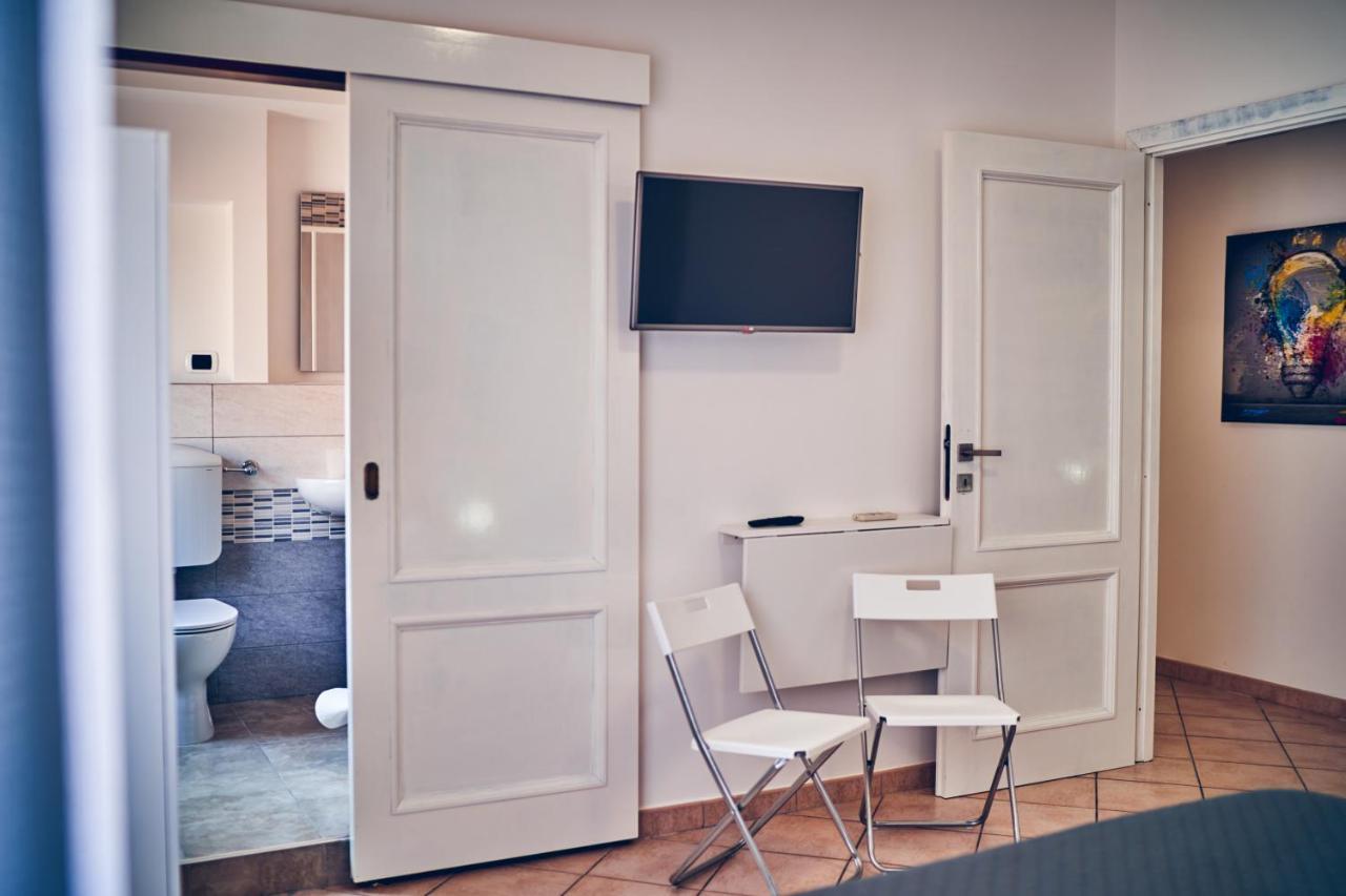 Travelershome 7Metri Guesthouse Ciampino Exteriér fotografie