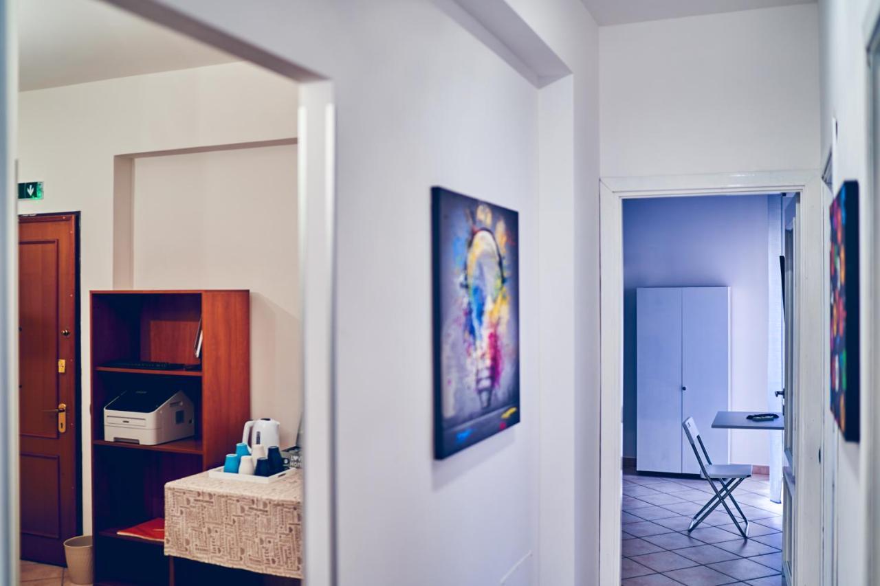 Travelershome 7Metri Guesthouse Ciampino Exteriér fotografie