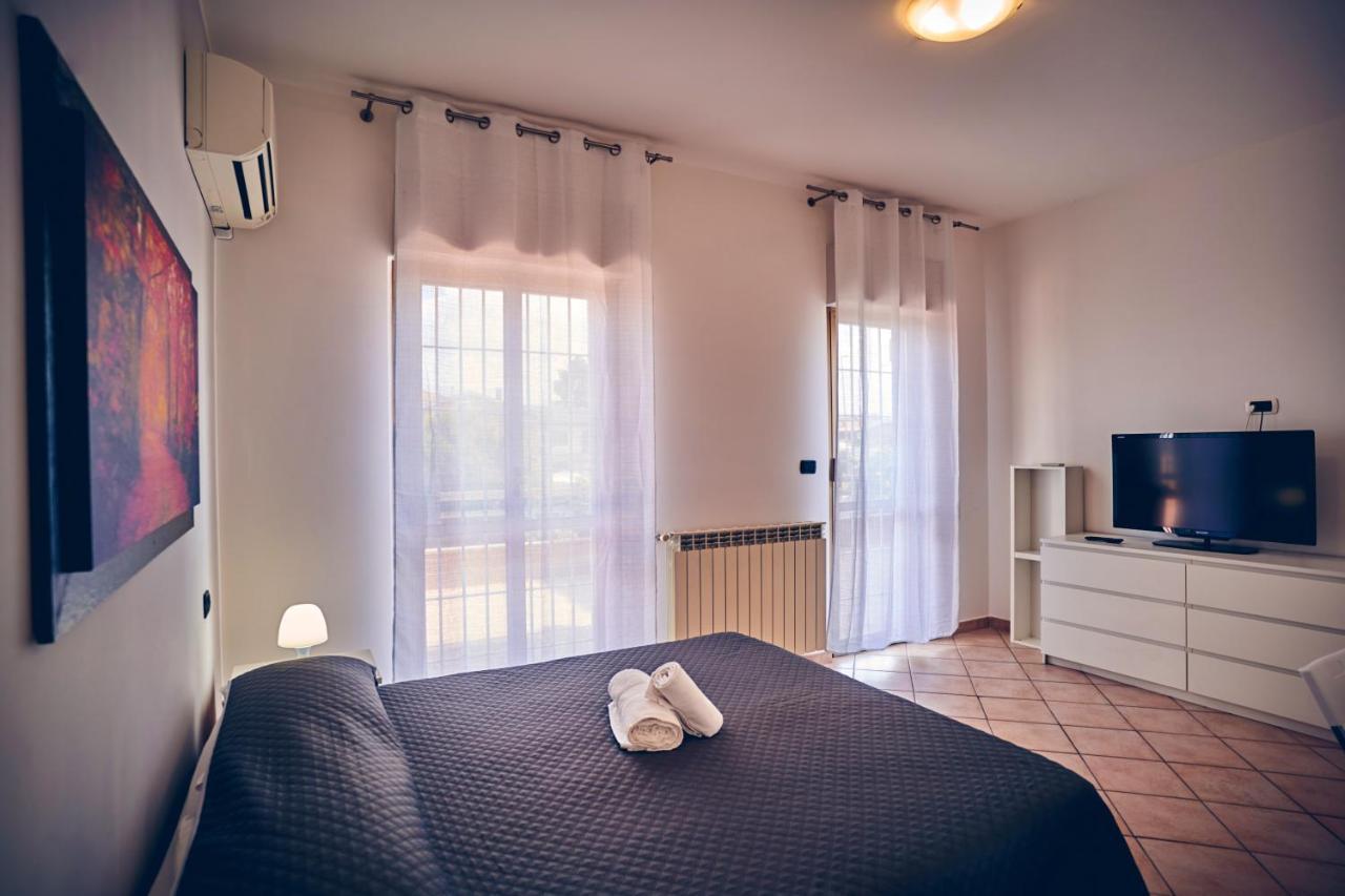 Travelershome 7Metri Guesthouse Ciampino Exteriér fotografie