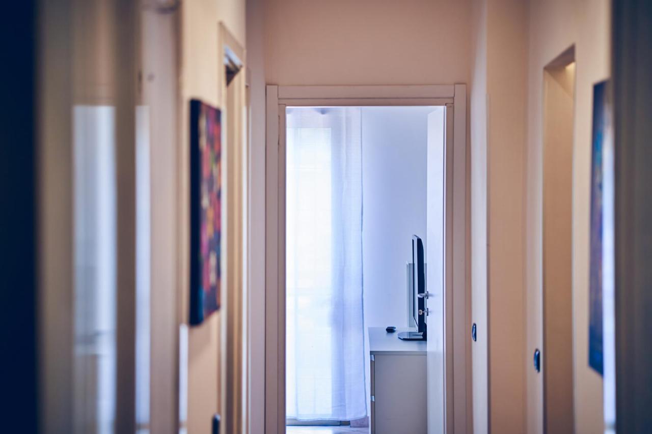Travelershome 7Metri Guesthouse Ciampino Exteriér fotografie