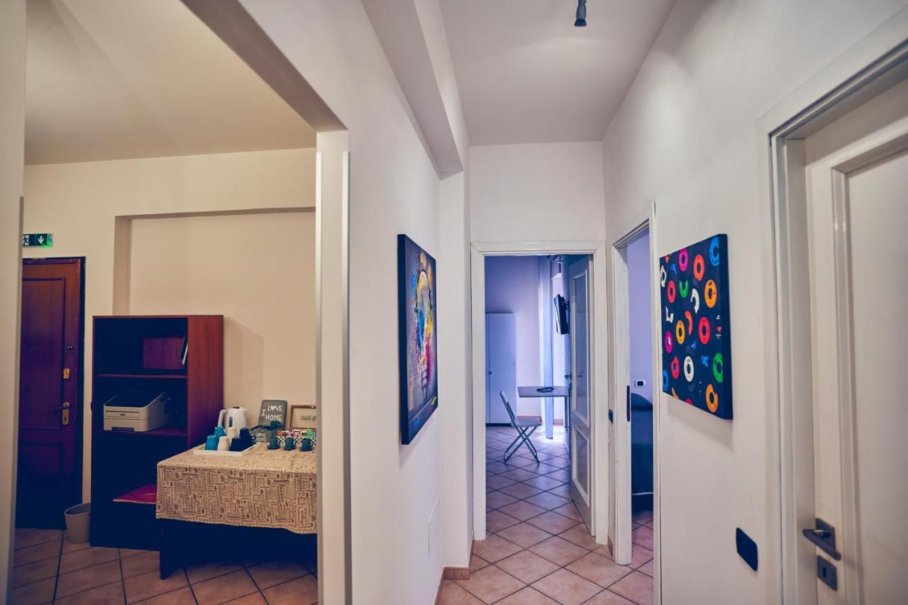 Travelershome 7Metri Guesthouse Ciampino Exteriér fotografie