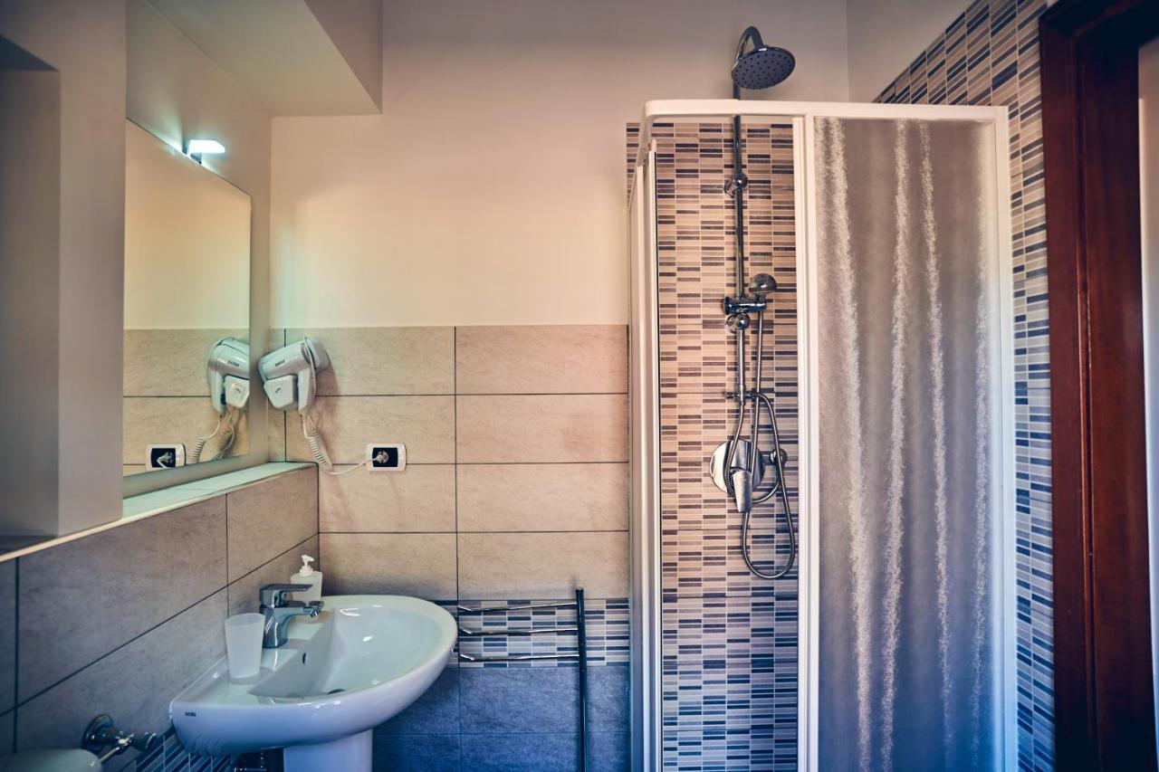 Travelershome 7Metri Guesthouse Ciampino Exteriér fotografie
