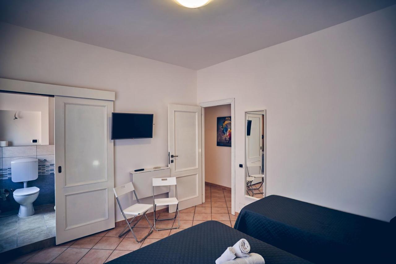 Travelershome 7Metri Guesthouse Ciampino Exteriér fotografie