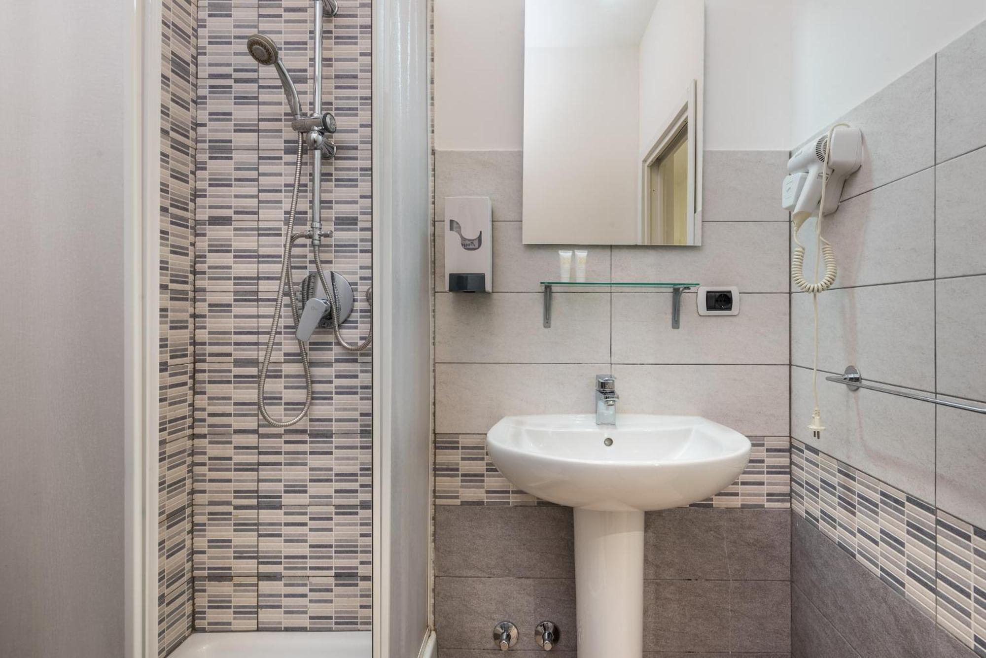 Travelershome 7Metri Guesthouse Ciampino Exteriér fotografie