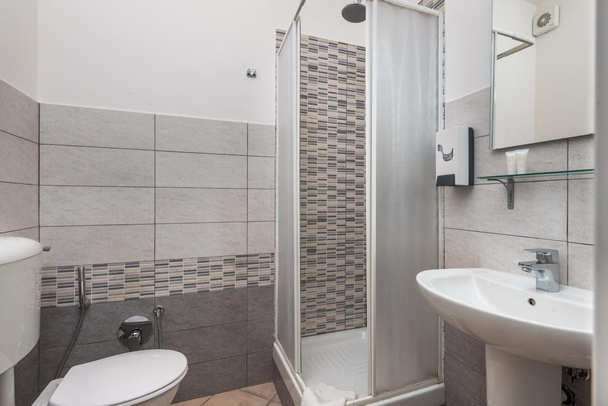 Travelershome 7Metri Guesthouse Ciampino Exteriér fotografie
