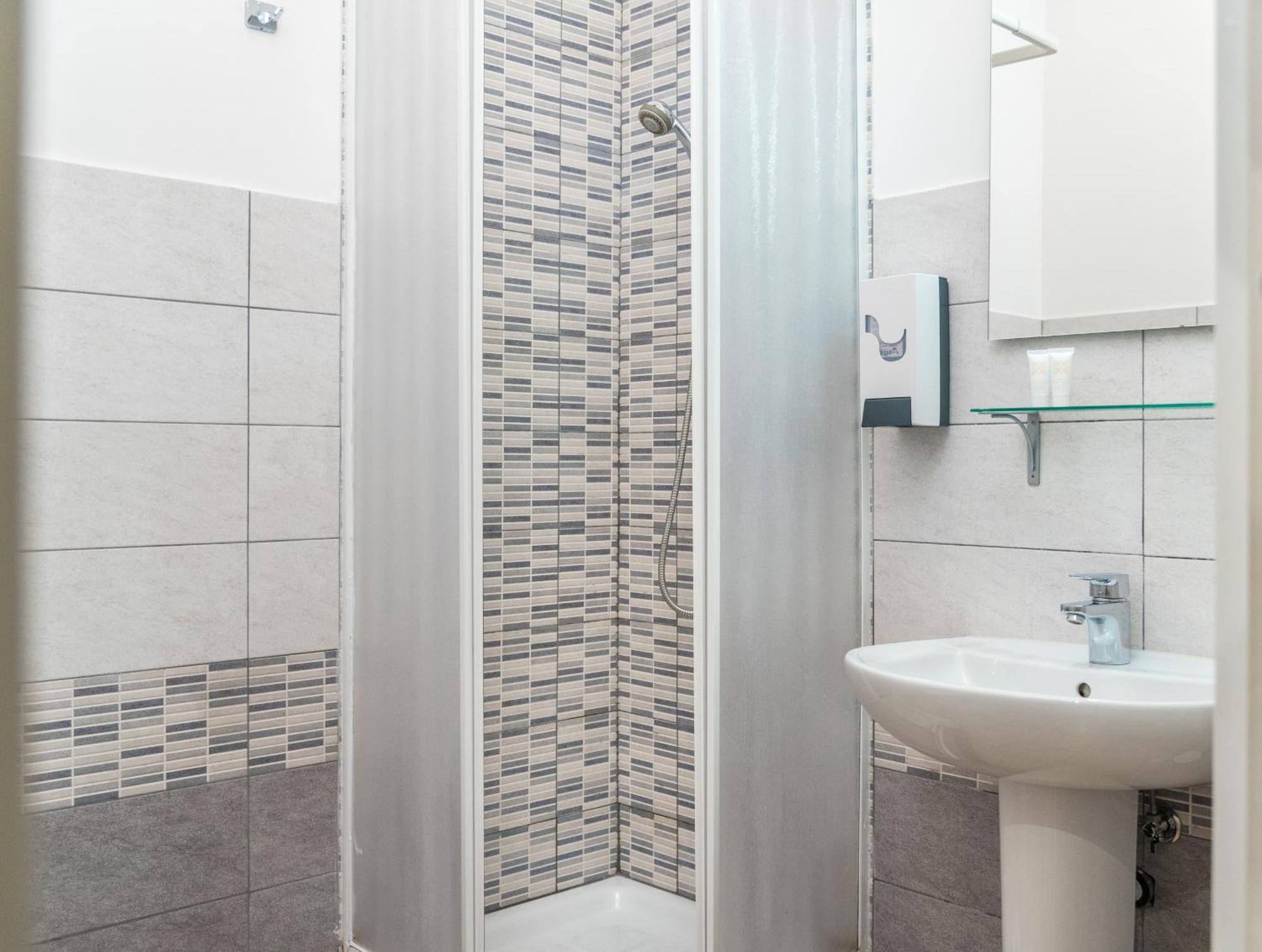 Travelershome 7Metri Guesthouse Ciampino Exteriér fotografie